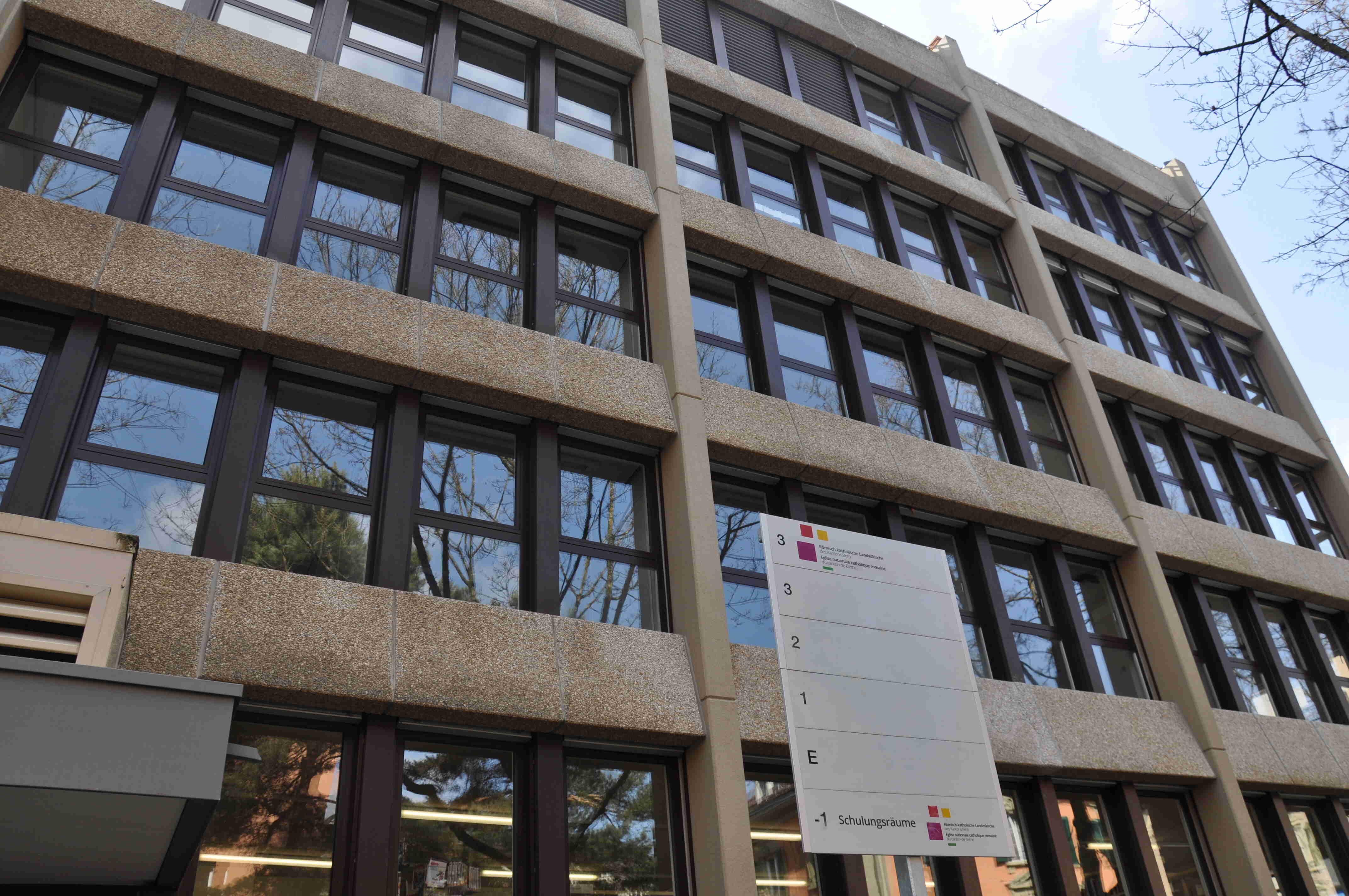 Ein Gebäude der Römisch-Katholischen Landeskirche Bern