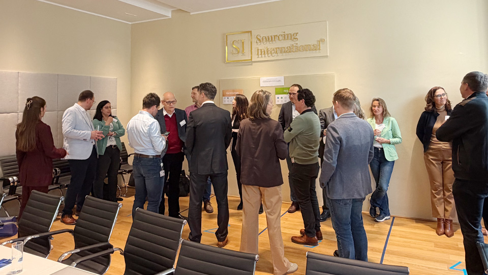 Teilnehmer:innen der Fabasoft Connect Wien bei einer Gruppendiskussion