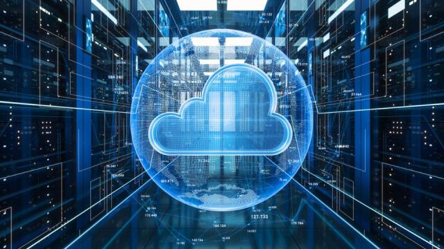 Cloud-Wolke ist im Vordergrund zu sehen. Sie befindet sich in einem Serverraum